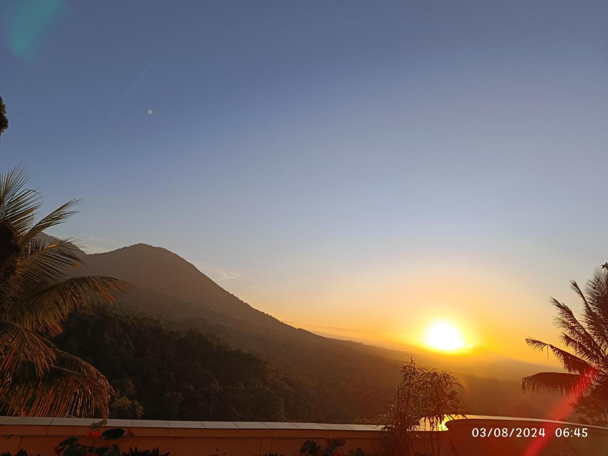 Dwan Tea Mountain Side Acomodação com café da manhã Jatiluwih Exterior foto